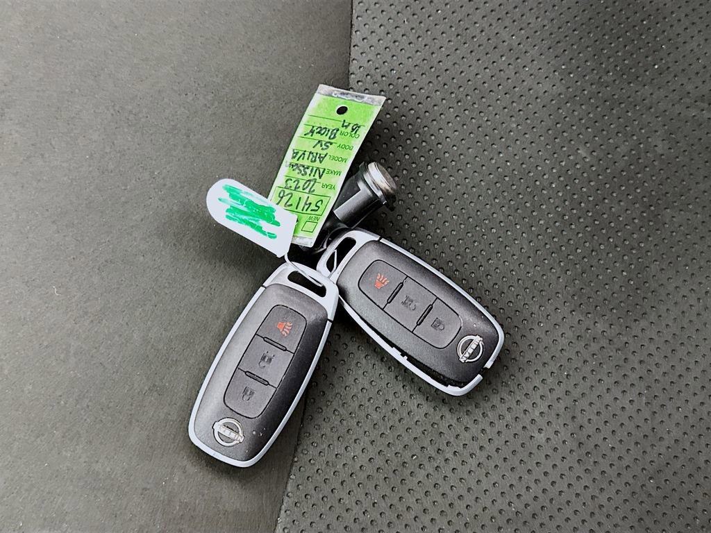 Used 2023 Nissan Ariya AWD image 25