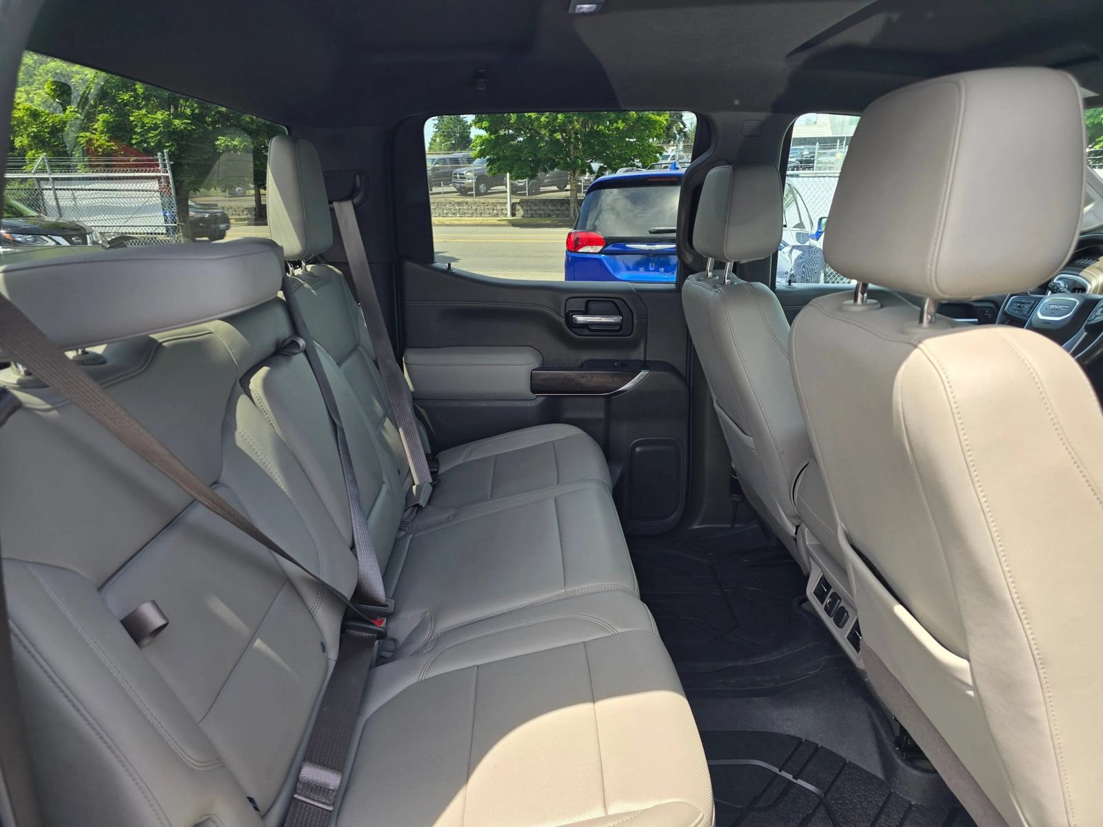 Used 2020 GMC Sierra 1500 SLT w/ Driver Alert Package II AWD/4WD image 13