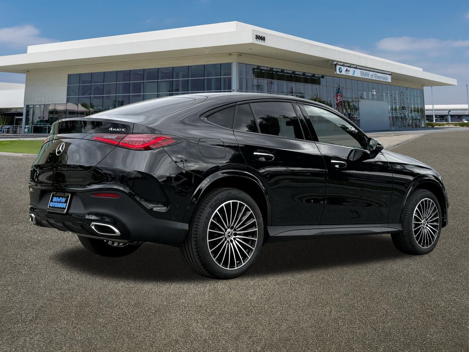 Used 2025 Mercedes-Benz GLC 300 4MATIC image 11