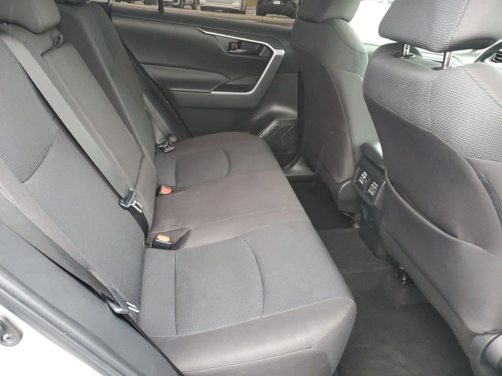 Used 2023 Toyota RAV4 LE image 28