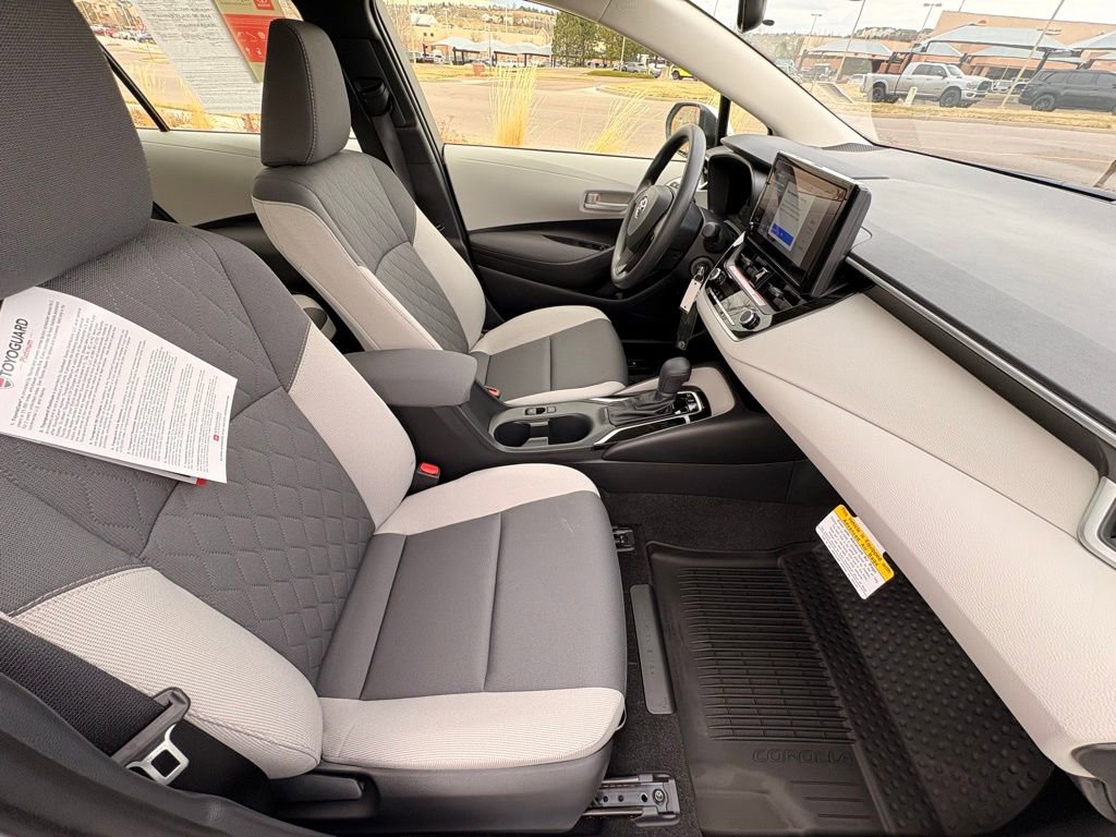 Used 2026 Toyota Corolla LE image 30