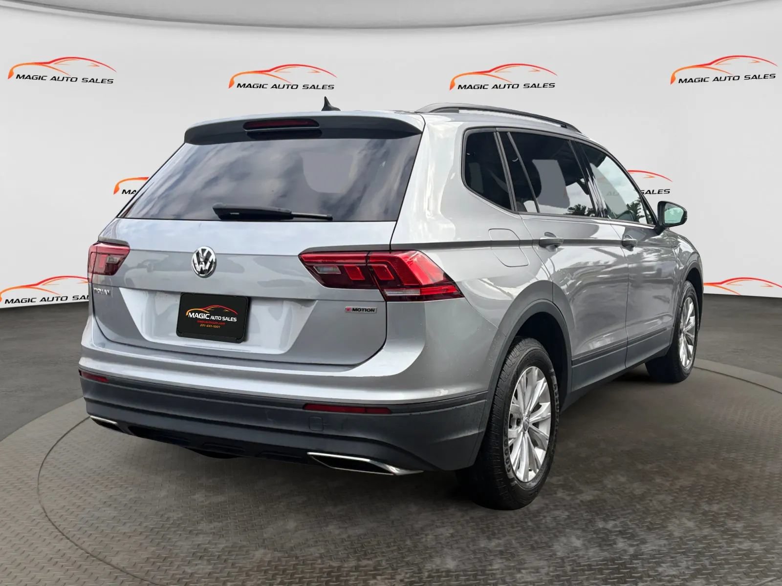 Used 2020 Volkswagen Tiguan S w/ 3rd Row Seat Package AWD/4WD image 10
