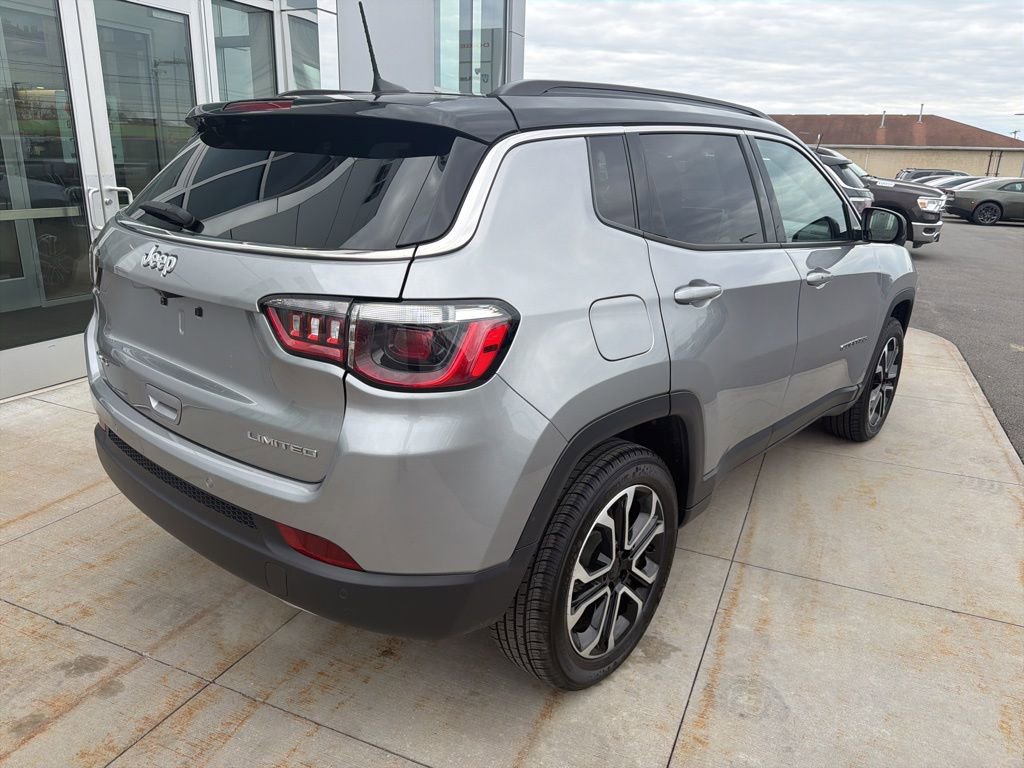 Used 2023 Jeep Compass Limited w/ Sun and Sound Group AWD/4WD image 9