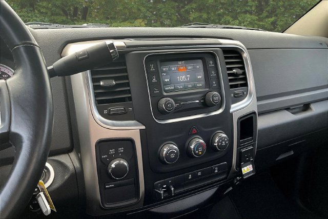 Used 2016 RAM 2500 SLT w/ Popular Equipment Group AWD/4WD image 8