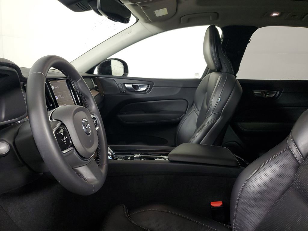 Certified 2024 Volvo XC60 B5 Ultimate w/ Protection Package Premier AWD/4WD image 22