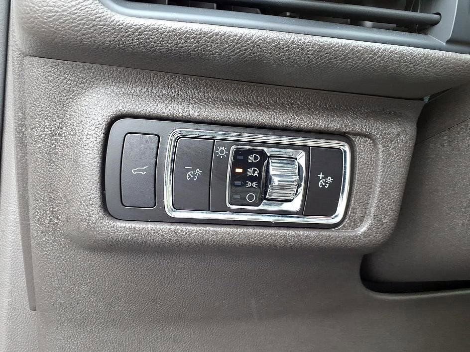 Used 2023 Lincoln Corsair Reserve w/ Equipment Group 201A image 23