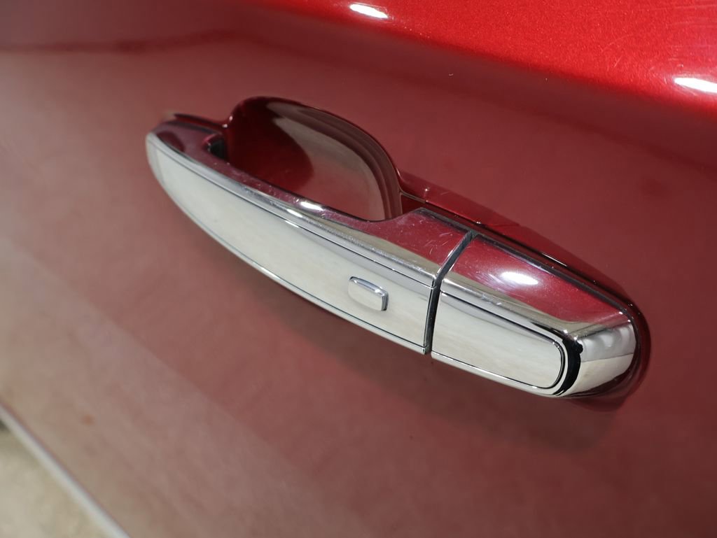 Used 2021 Chevrolet Traverse Premier w/ LPO, Floor Liner Package image 10