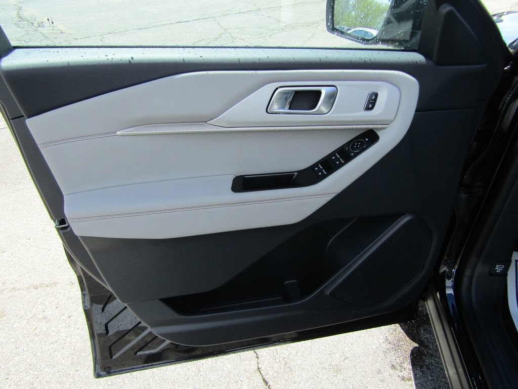 New 2026 Ford Explorer Active w/ Active Comfort Package AWD/4WD image 21