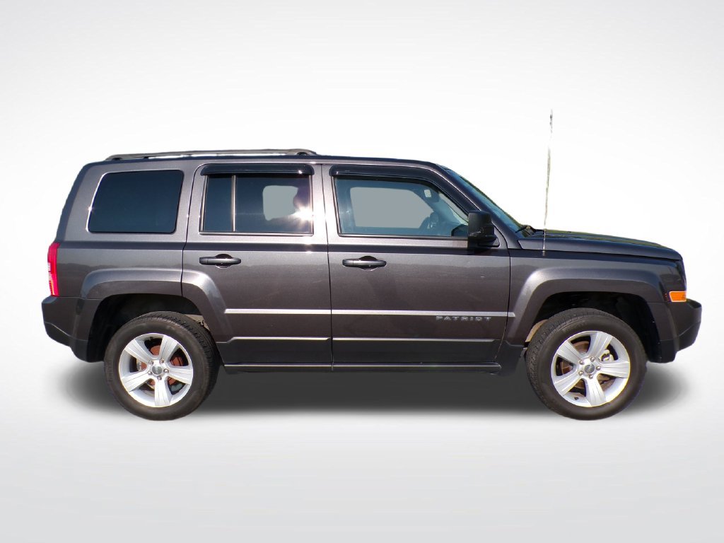 Used 2017 Jeep Patriot Latitude FWD image 6