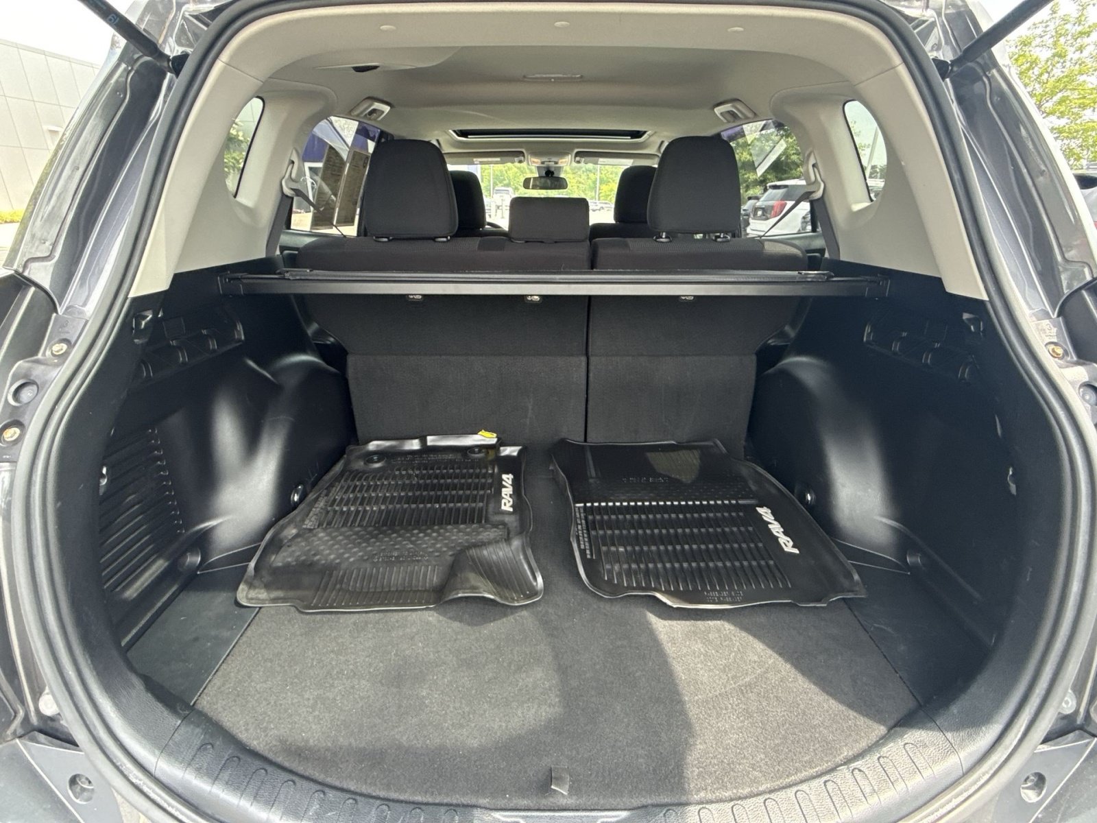 Used 2018 Toyota RAV4 XLE w/ Plus Extra Value Package AWD/4WD image 25