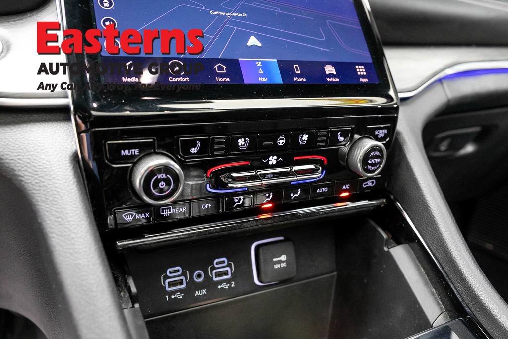 Used 2022 Jeep Grand Cherokee Overland AWD/4WD image 19