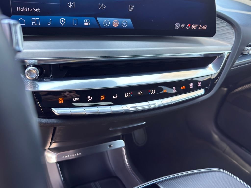 Used 2024 Cadillac Lyriq Sport image 18