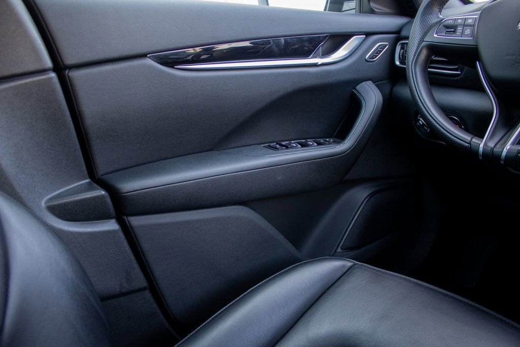 Used 2023 Maserati Levante GT image 19