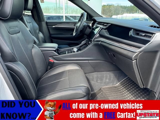 Used 2023 Jeep Grand Cherokee Overland w/ Luxury Tech Group IV AWD/4WD image 10