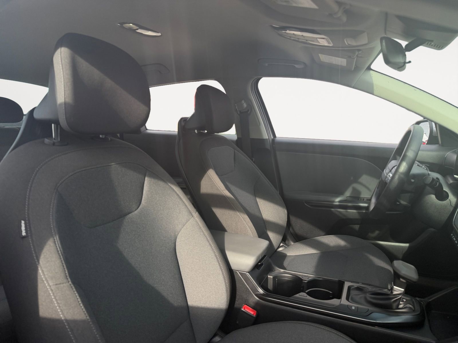 Used 2025 Kia K4 LXS image 15