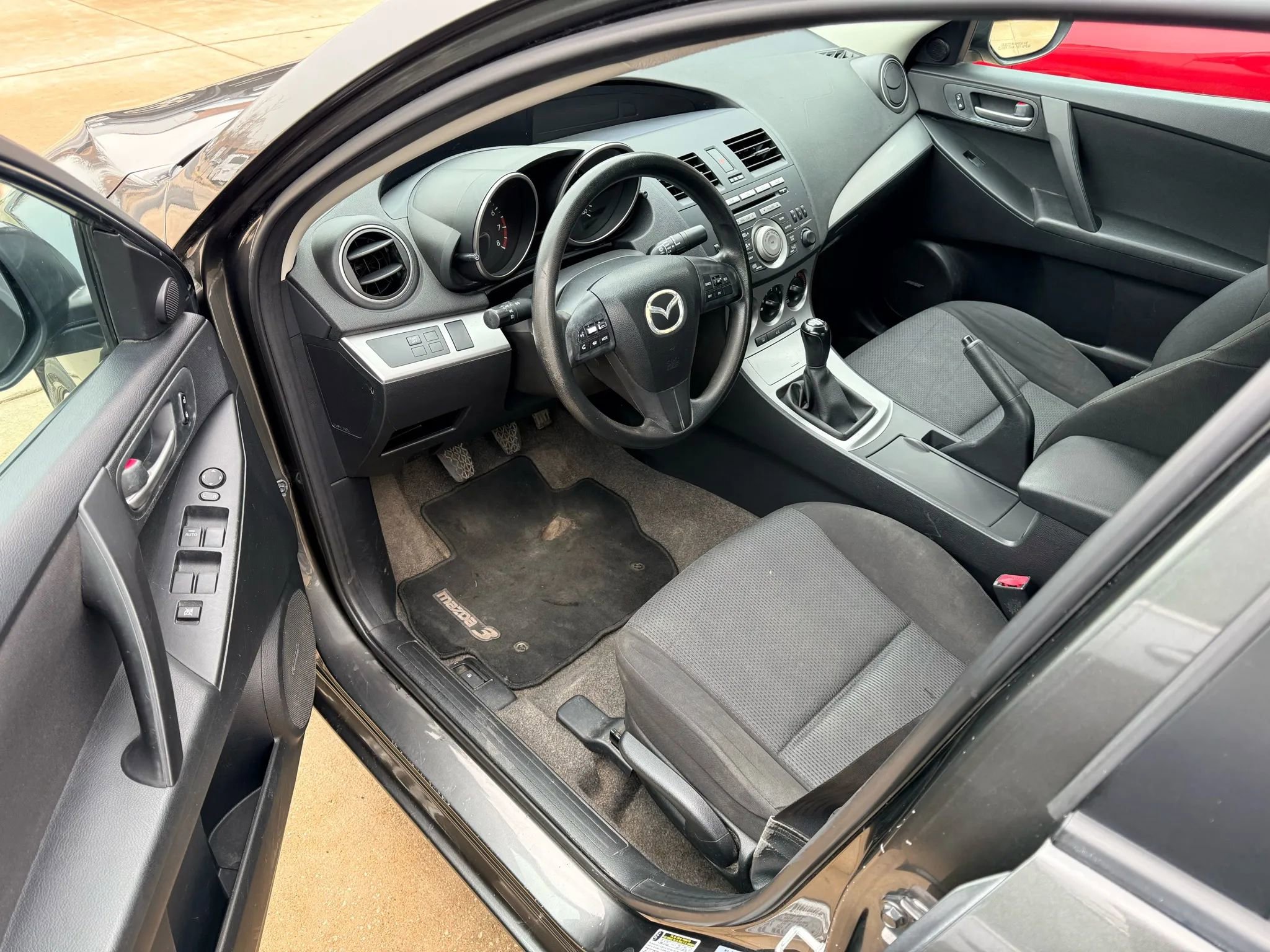 Used 2010 MAZDA MAZDA3 i Touring FWD image 13