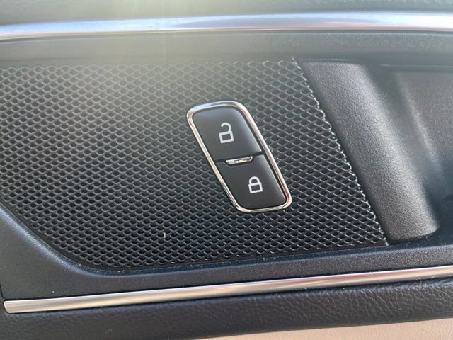 Used 2017 Ford Edge Titanium w/ Technology Package FWD image 46