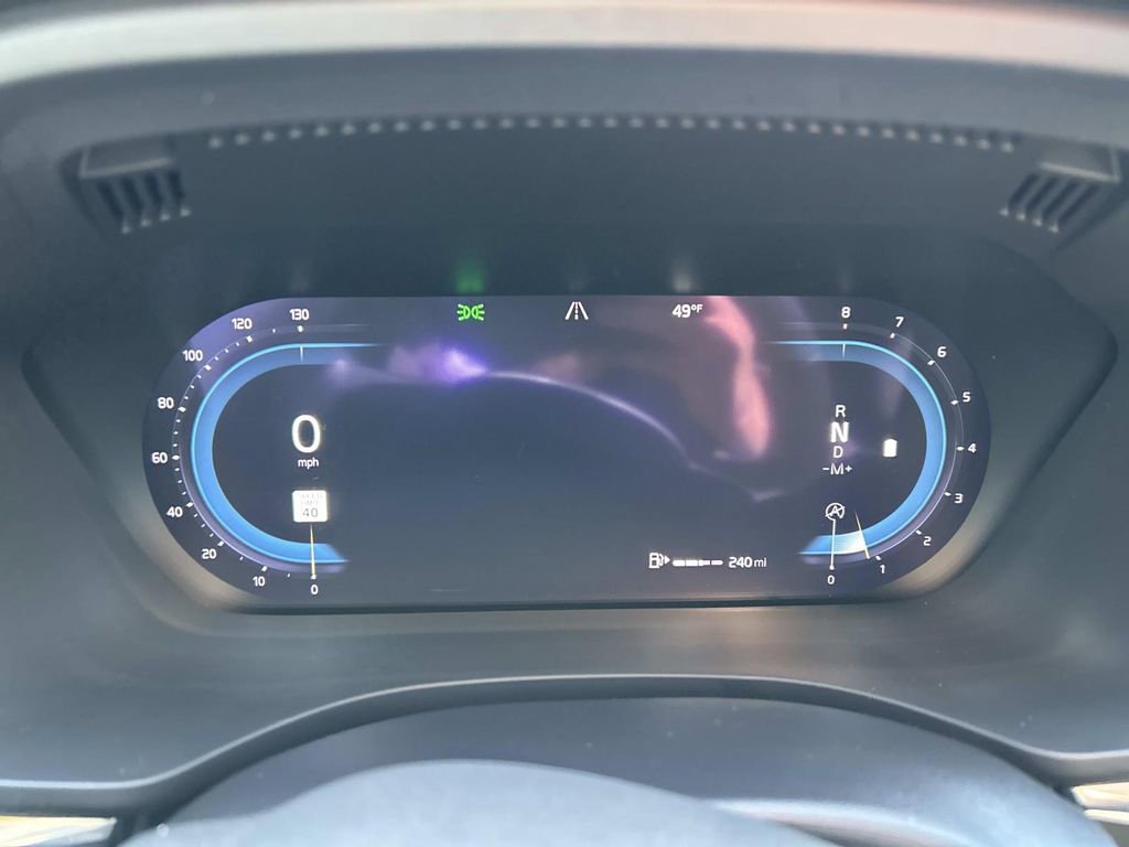 Used 2022 Volvo XC60 B6 R-Design image 38