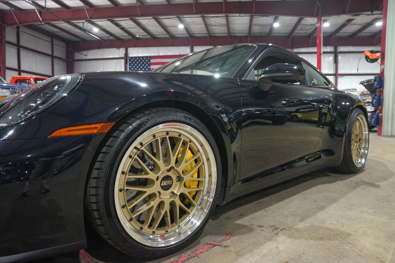 Used 2025 Porsche 911 GTS image 25