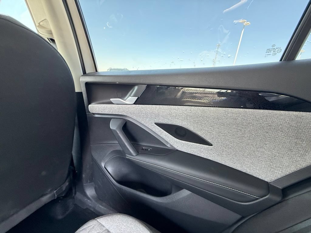Certified 2025 Volkswagen Tiguan S FWD image 12