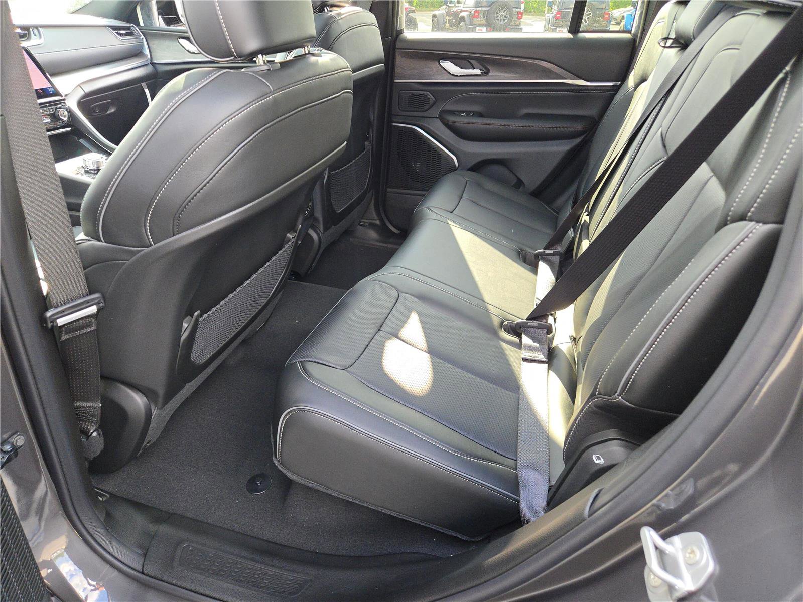 New 2025 Jeep Grand Cherokee Overland w/ Trailer Tow Package image 20