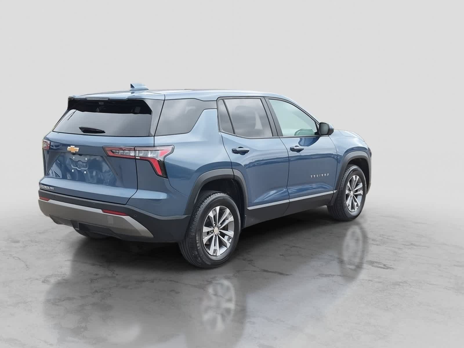 Used 2025 Chevrolet Equinox LT w/ Safety and Technology Package AWD/4WD image 8