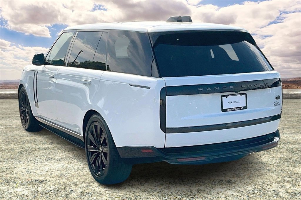 Used 2023 Land Rover Range Rover Long Wheelbase SE image 4