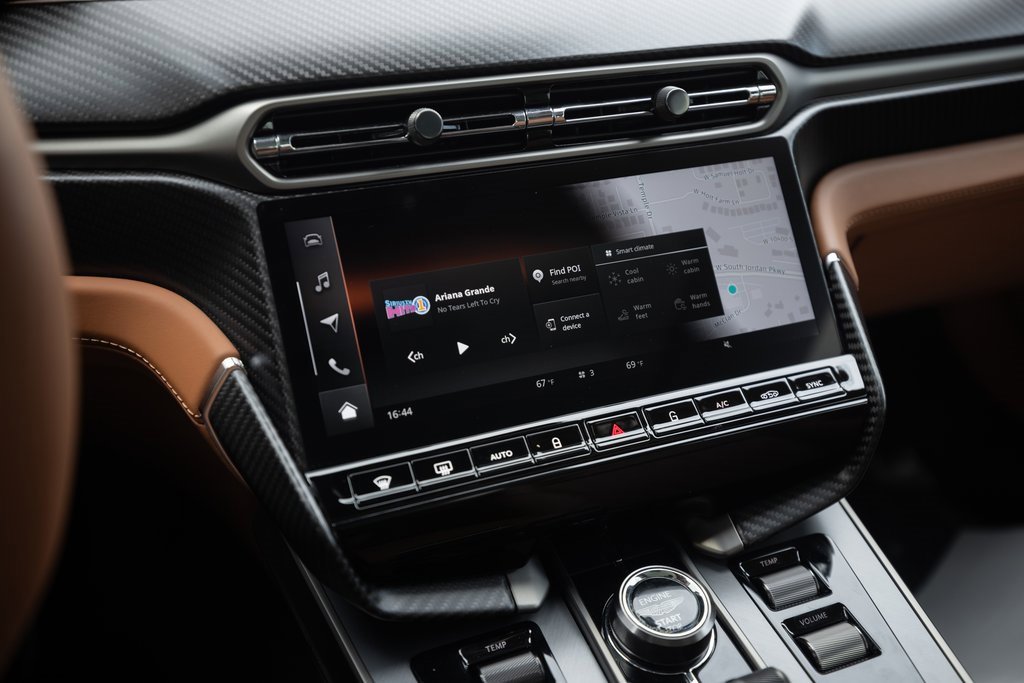 New 2025 Aston Martin Vanquish image 39