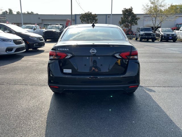 Used 2025 Nissan Versa SV w/ Trunk Package FWD image 4
