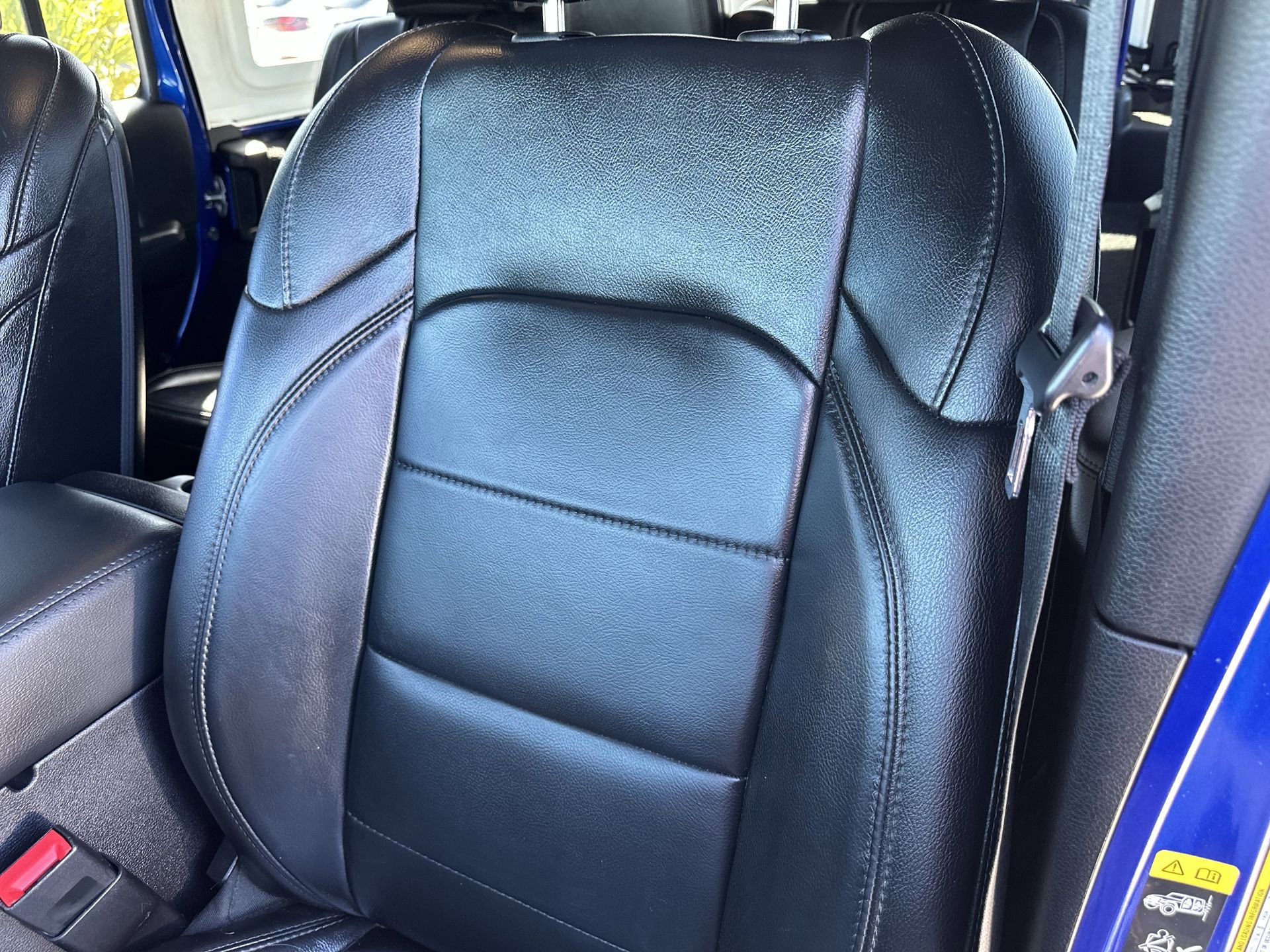 Used 2020 Jeep Wrangler Unlimited Sahara image 24