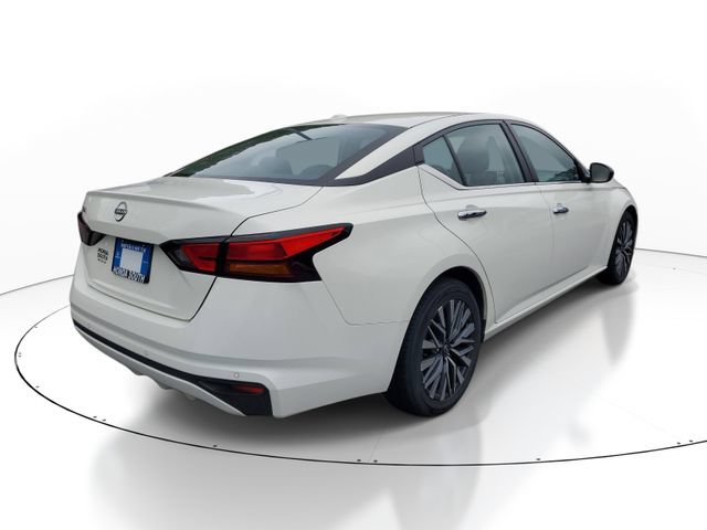 Used 2025 Nissan Altima 2.5 SV FWD image 6