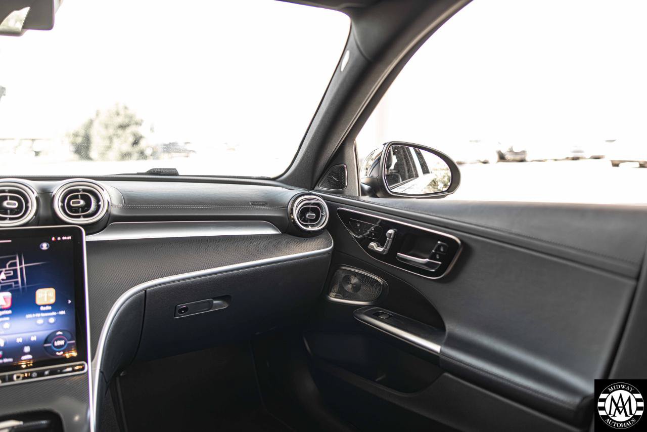 Used 2025 Mercedes-Benz C 300 Sedan image 31