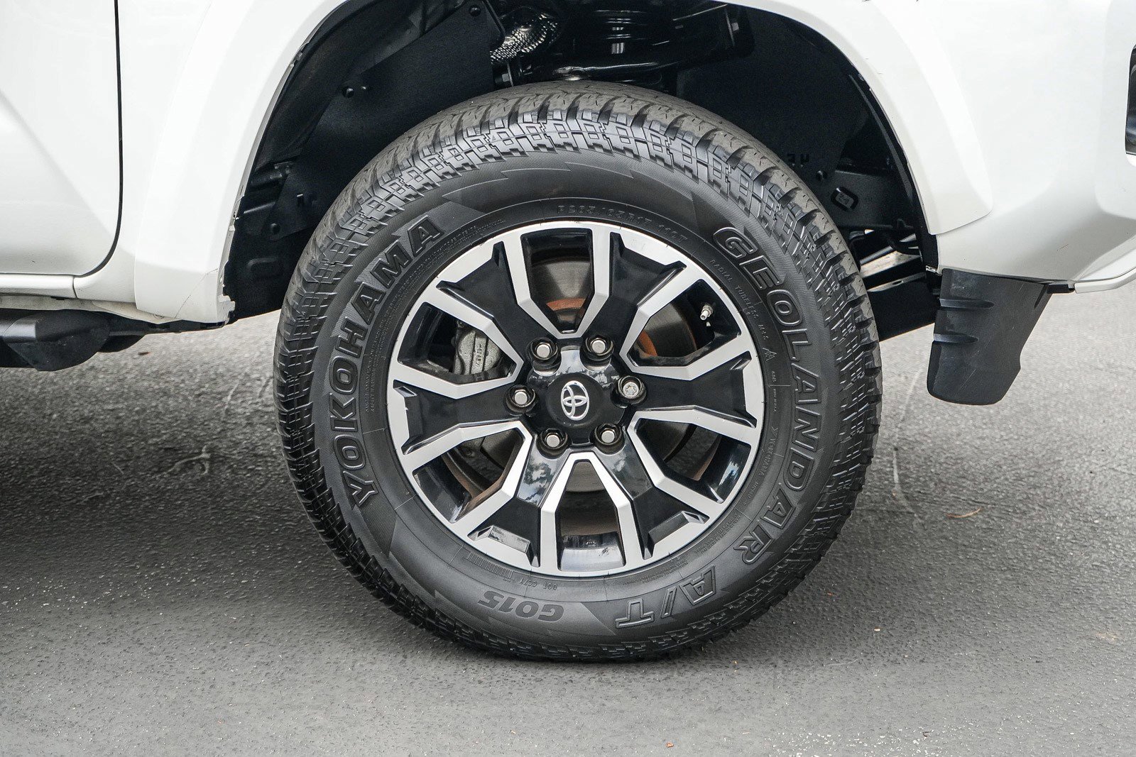 Used 2021 Toyota Tacoma TRD Sport w/ Technology Package AWD/4WD image 10