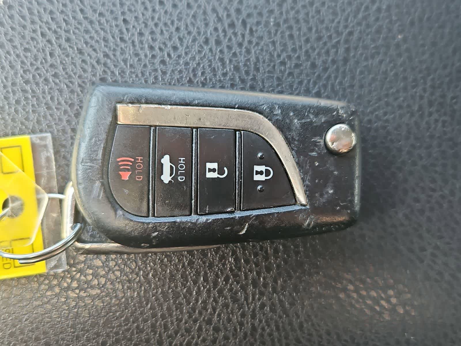Used 2018 Toyota Camry LE FWD image 34