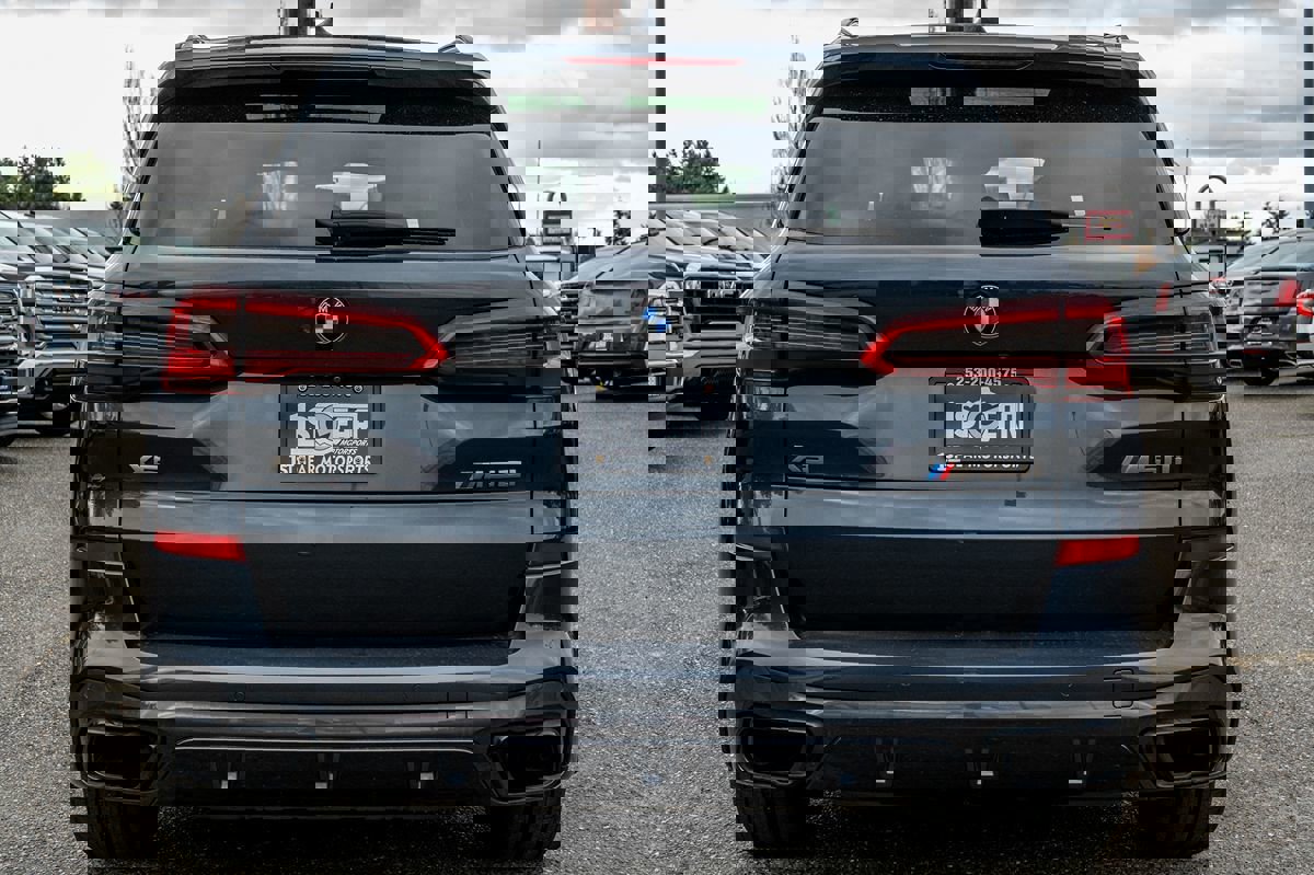 Used 2020 BMW X5 M50i w/ Executive Package image 12