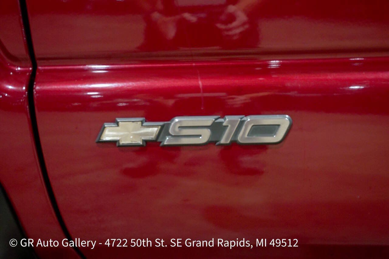 Used 2003 Chevrolet S10 Pickup LS RWD image 22