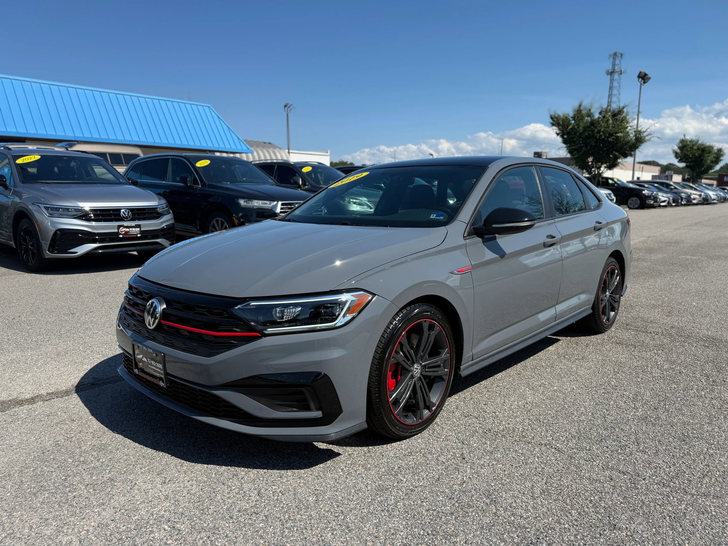Used 2019 Volkswagen Jetta GLI FWD image 4