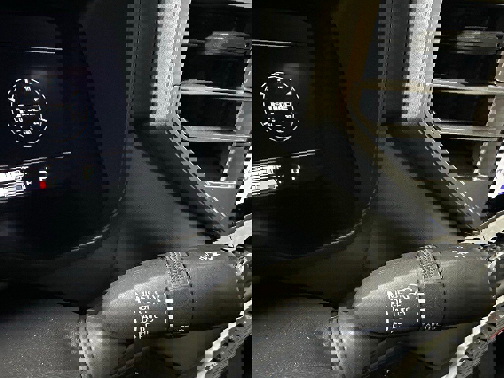 Used 2025 Toyota Tundra Platinum image 23