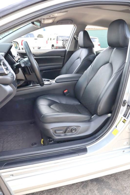 Used 2021 Toyota Camry XSE image 16
