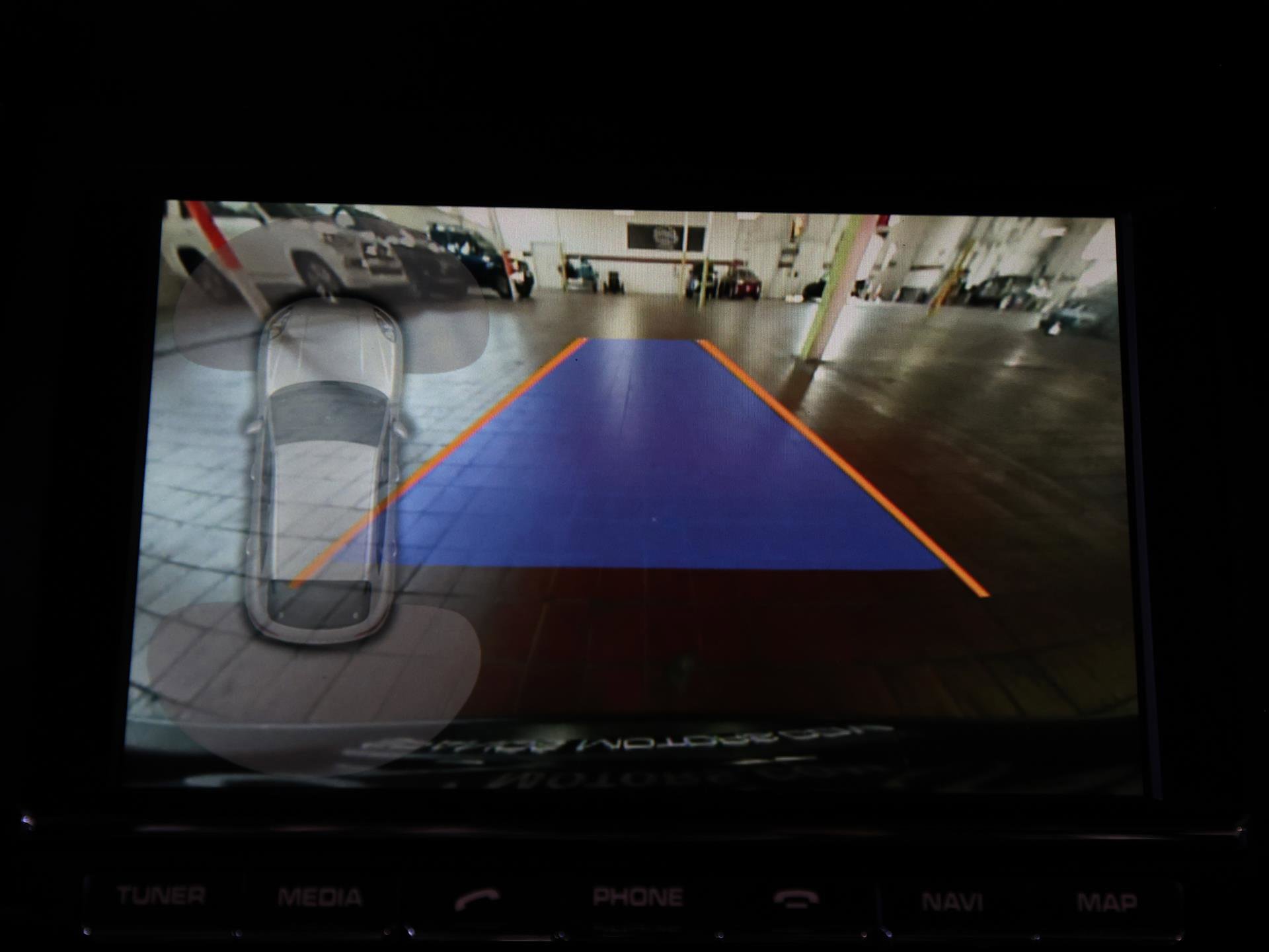 Used 2015 Porsche Macan Turbo AWD/4WD image 19