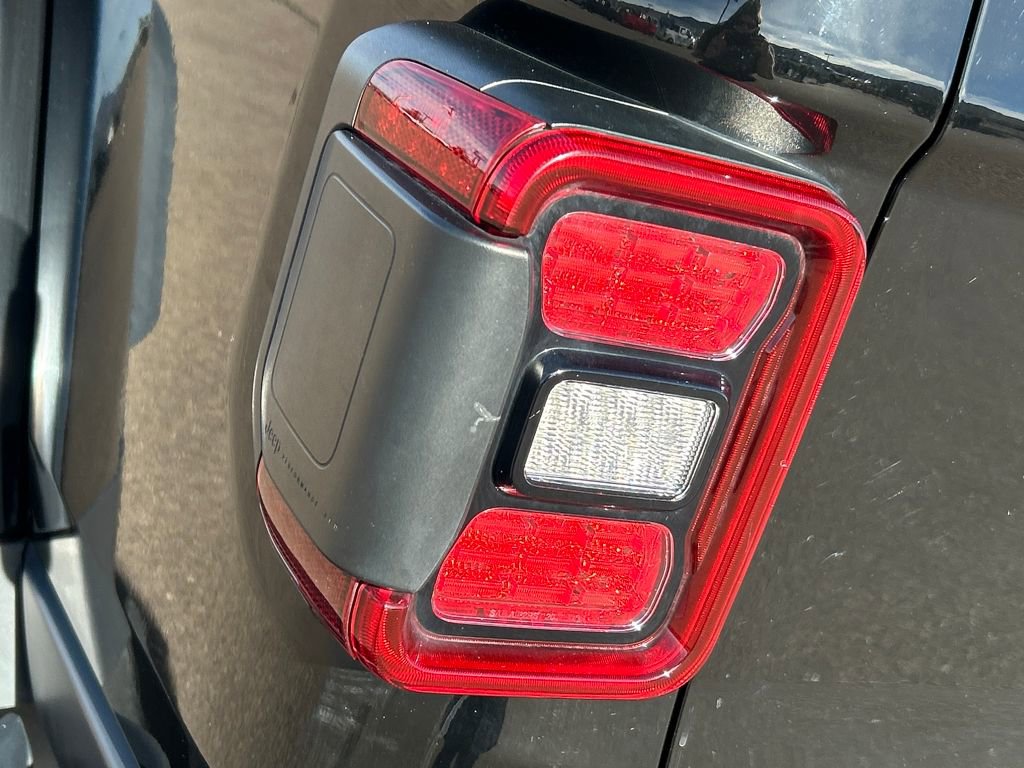 Used 2022 Jeep Gladiator Rubicon w/ LED Lighting Group image 28