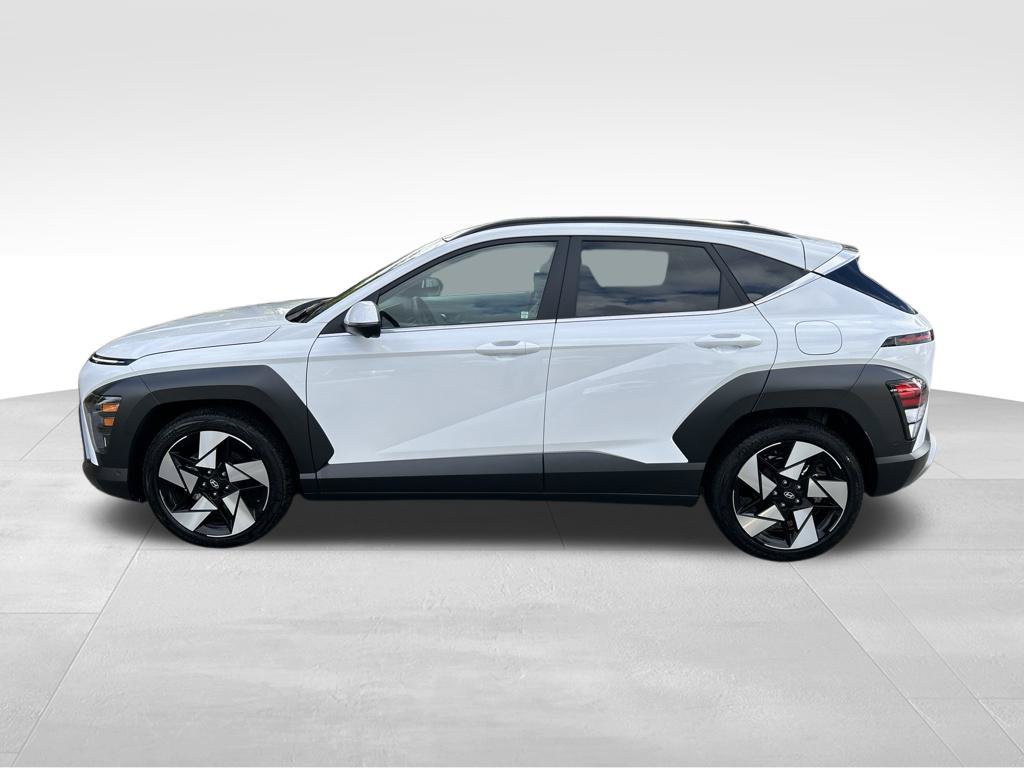 Used 2026 Hyundai Kona Limited FWD image 2