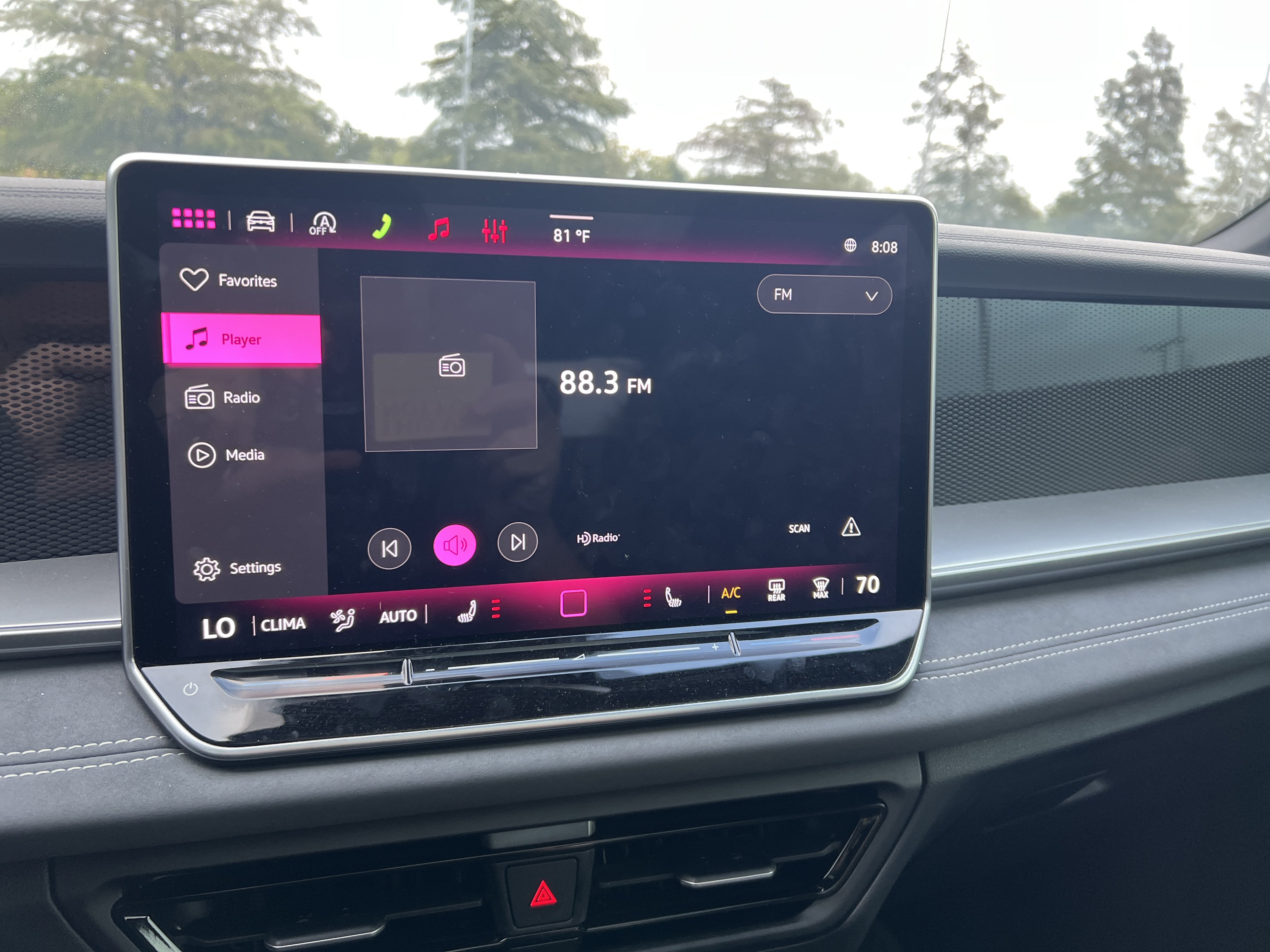 Certified 2026 Volkswagen Tiguan SE R-Line FWD image 19