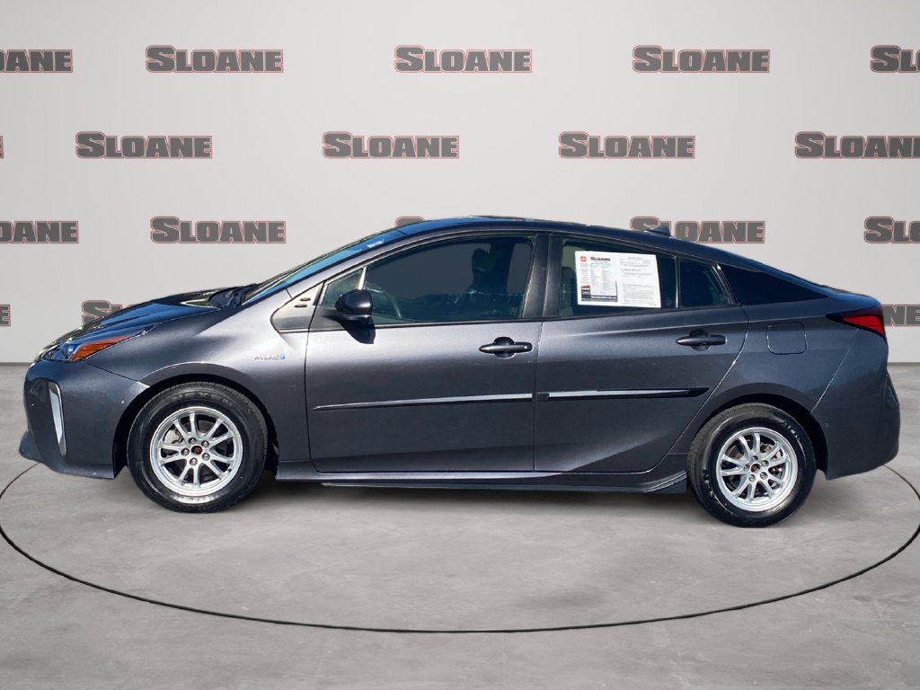 Used 2022 Toyota Prius LE AWD/4WD image 2