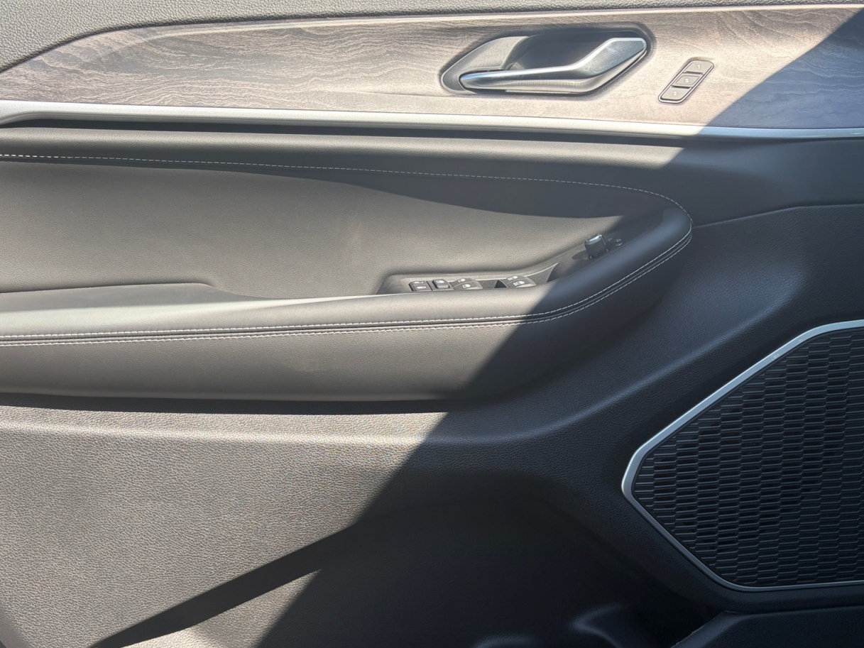 New 2026 Jeep Grand Cherokee Limited AWD/4WD image 16