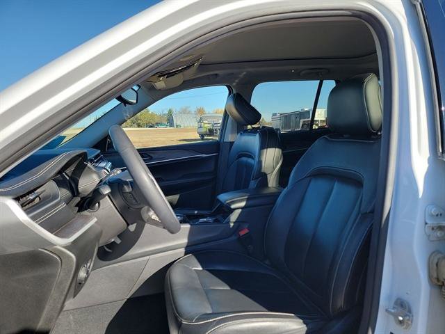 Used 2023 Jeep Grand Cherokee Limited image 11