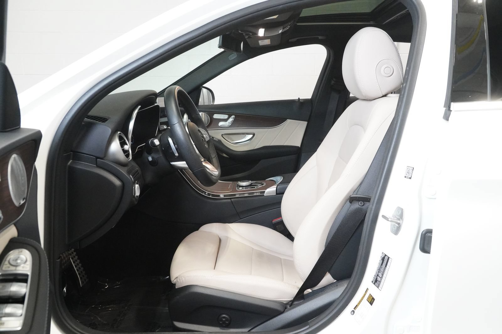 Certified 2020 Mercedes-Benz C 300 4MATIC Sedan image 11