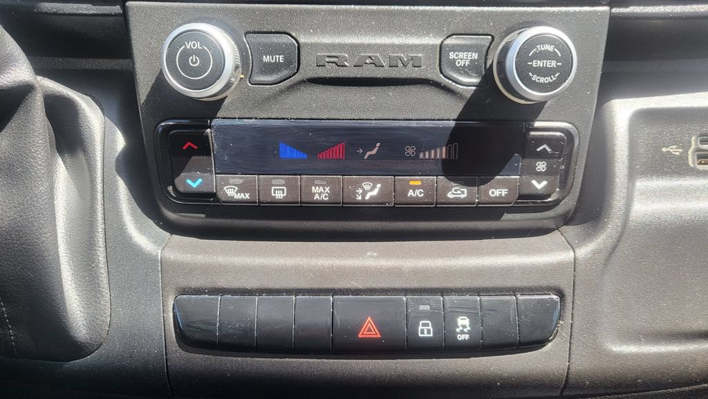 Used 2022 RAM ProMaster 1500 w/ Safety Group FWD image 32