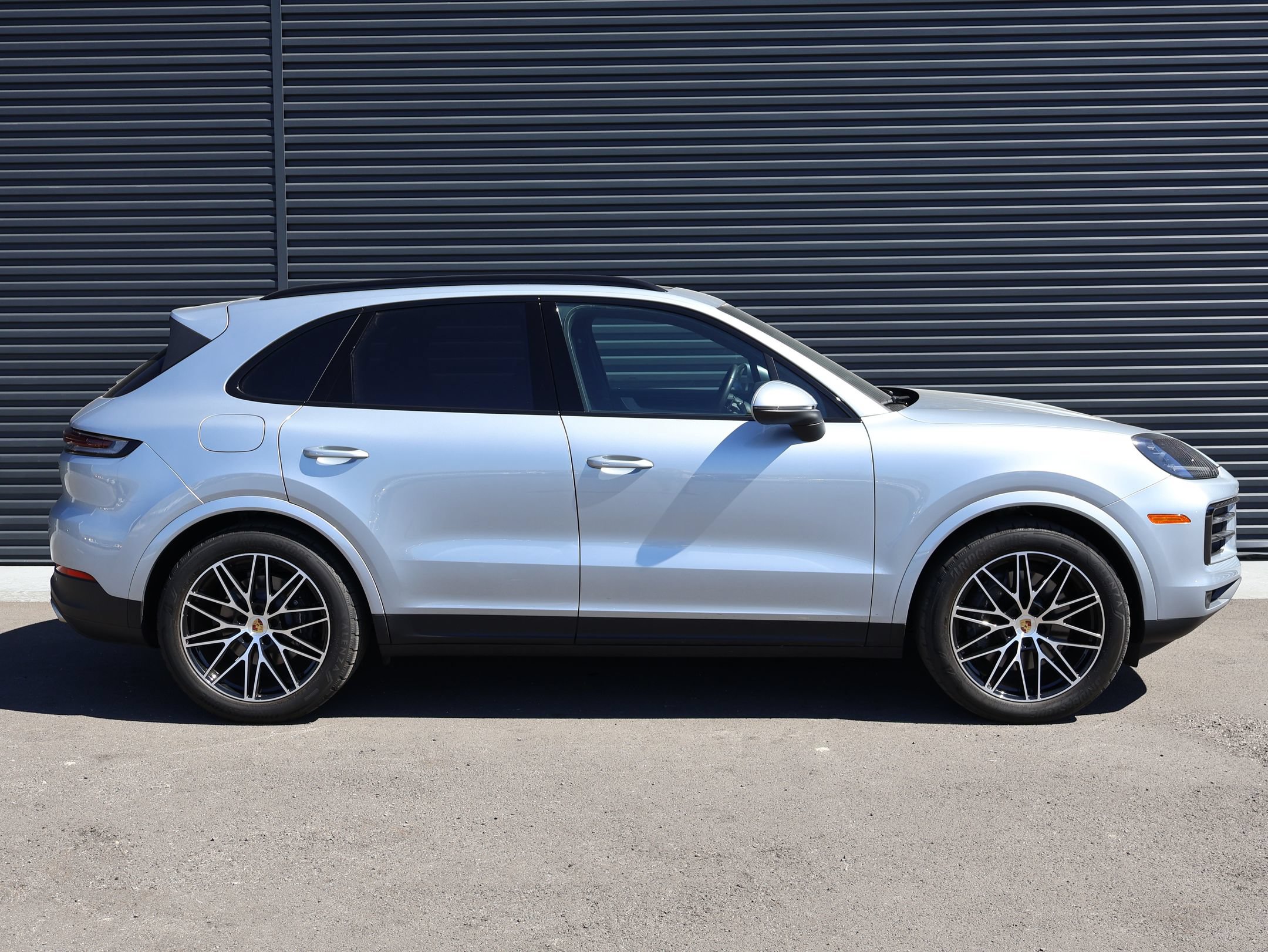 Certified 2024 Porsche Cayenne AWD/4WD image 11