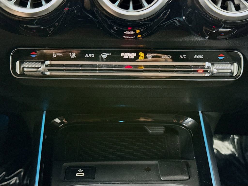 Used 2024 Mercedes-Benz GLB 250 GLB 250 image 15